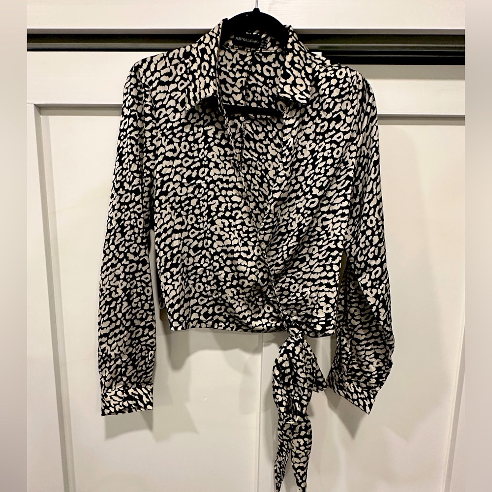 Cheetah cross top - Black and White